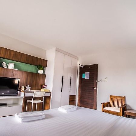 Central Place Serviced Apartment Chonburi Exterior photo