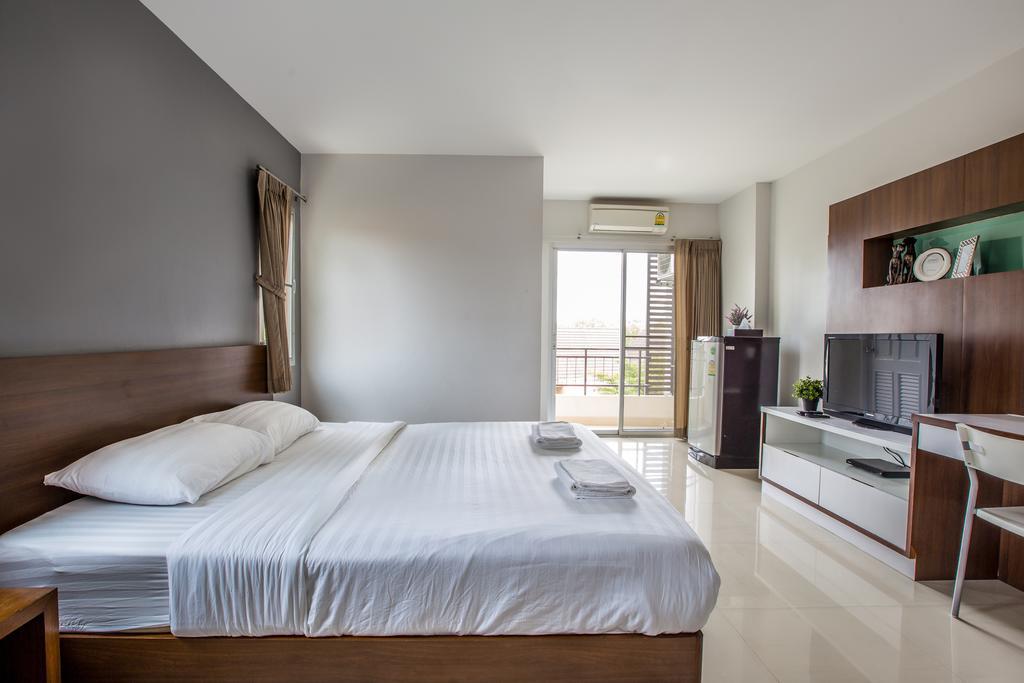 Central Place Serviced Apartment Chonburi Exterior photo