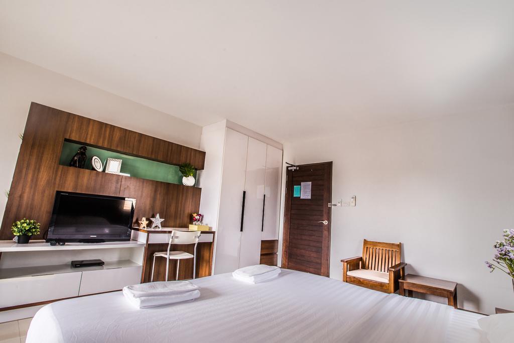 Central Place Serviced Apartment Chonburi Exterior photo