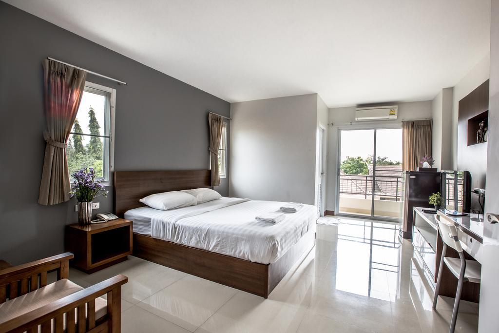 Central Place Serviced Apartment Chonburi Exterior photo