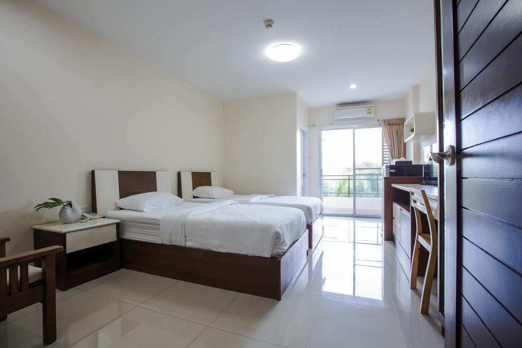 Central Place Serviced Apartment Chonburi Exterior photo
